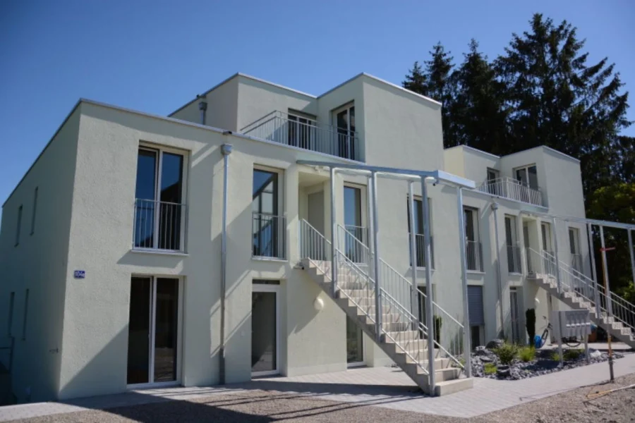 2.5-Zimmer-Erdgeschosswohnung mit Sitzplatz in ruhiger Umgebung - Titelbild