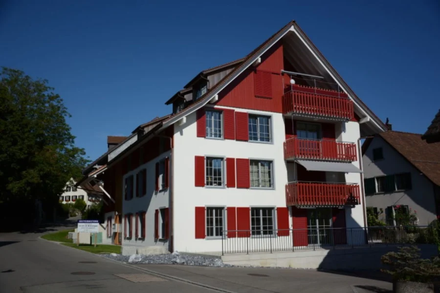 Wunderschöne 3.5 Zimmerwohnung (2. OG) in Buchberg - Titelbild