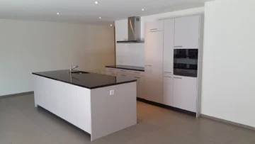 Wunderschöne 3.5 Zimmerwohnung (2. OG) in Buchberg - Bild