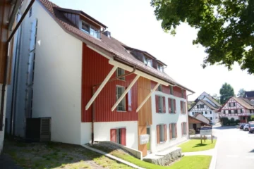 Wunderschöne 3.5 Zimmerwohnung (2. OG) in Buchberg - Bild