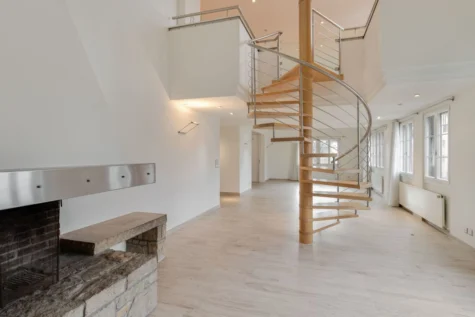 Grosszügige 8.5-Zimmer-Wohnung Watt, 8105 Watt, Maisonettewohnung